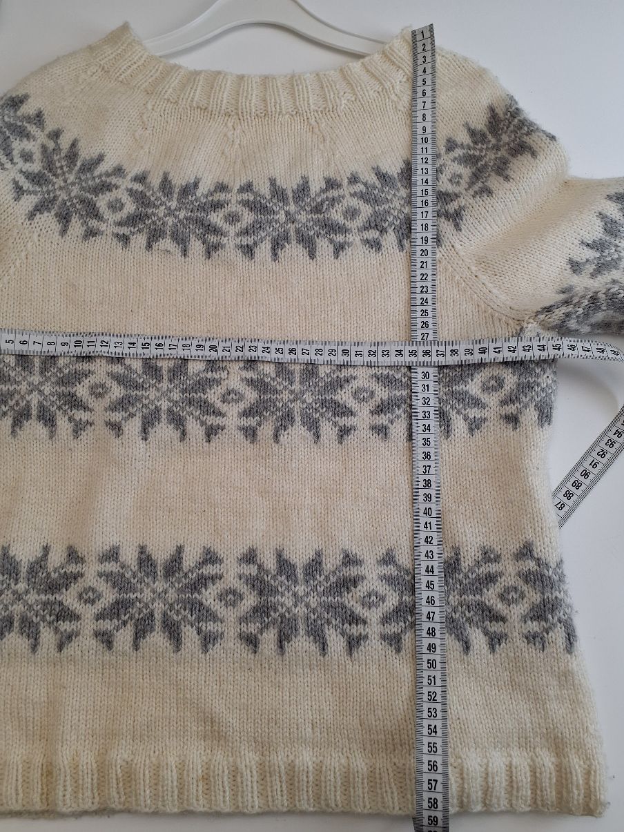 Hjemmestrikket Sweater
